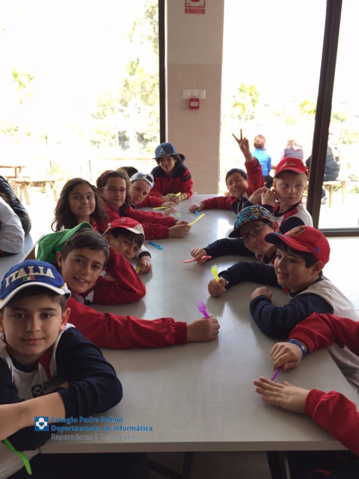 Photo919399636348807185