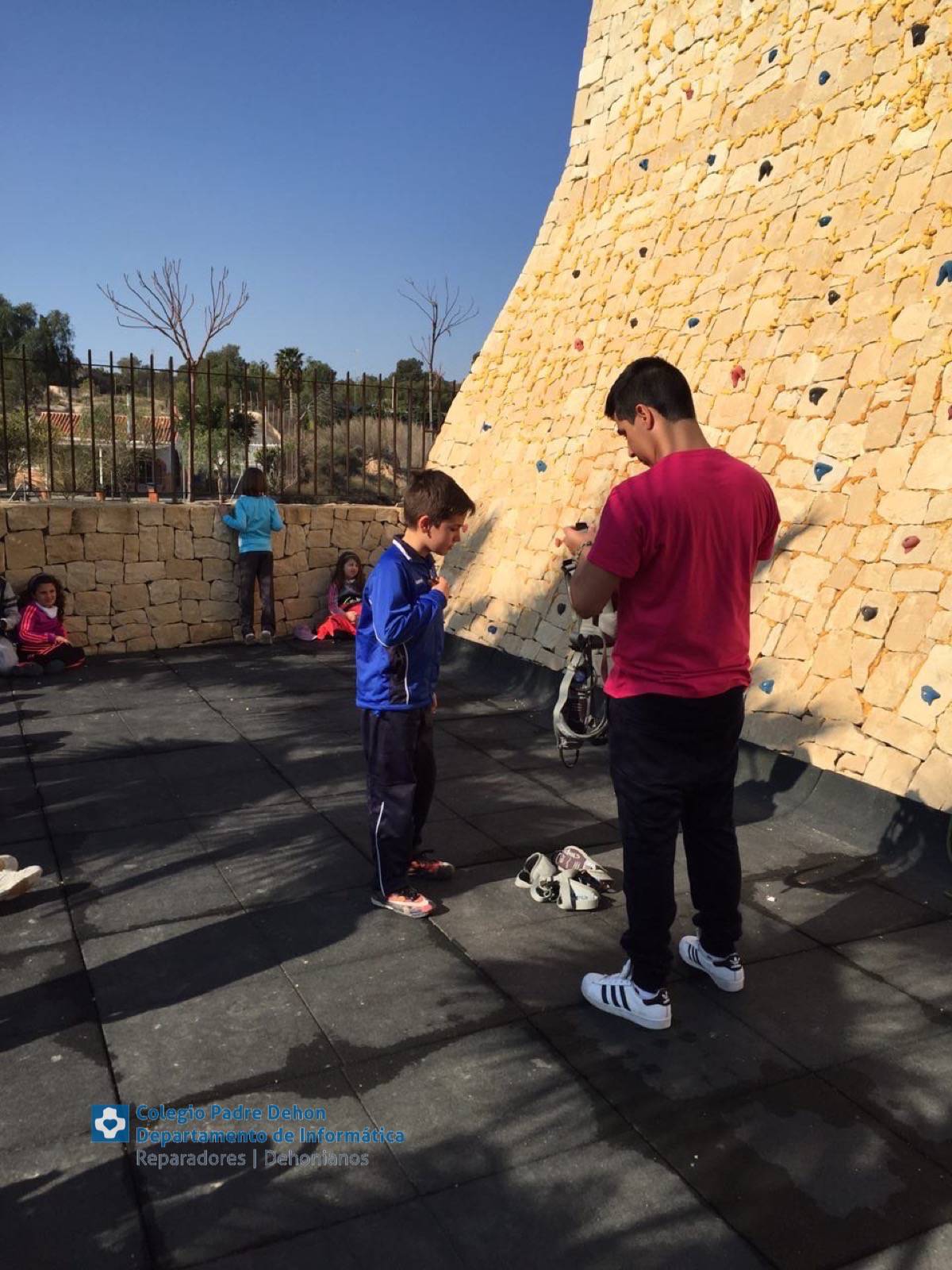 Photo919399636348807218