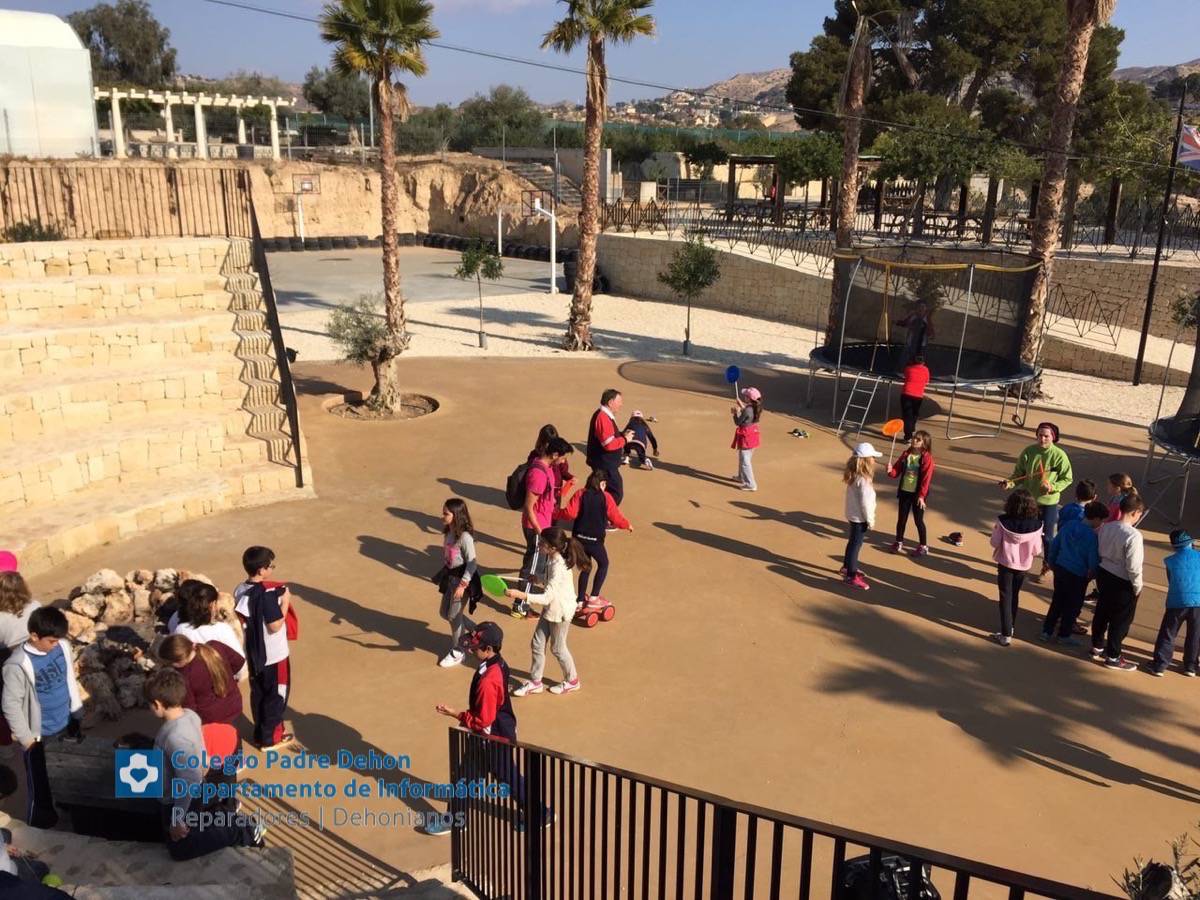 Photo919399636348807229