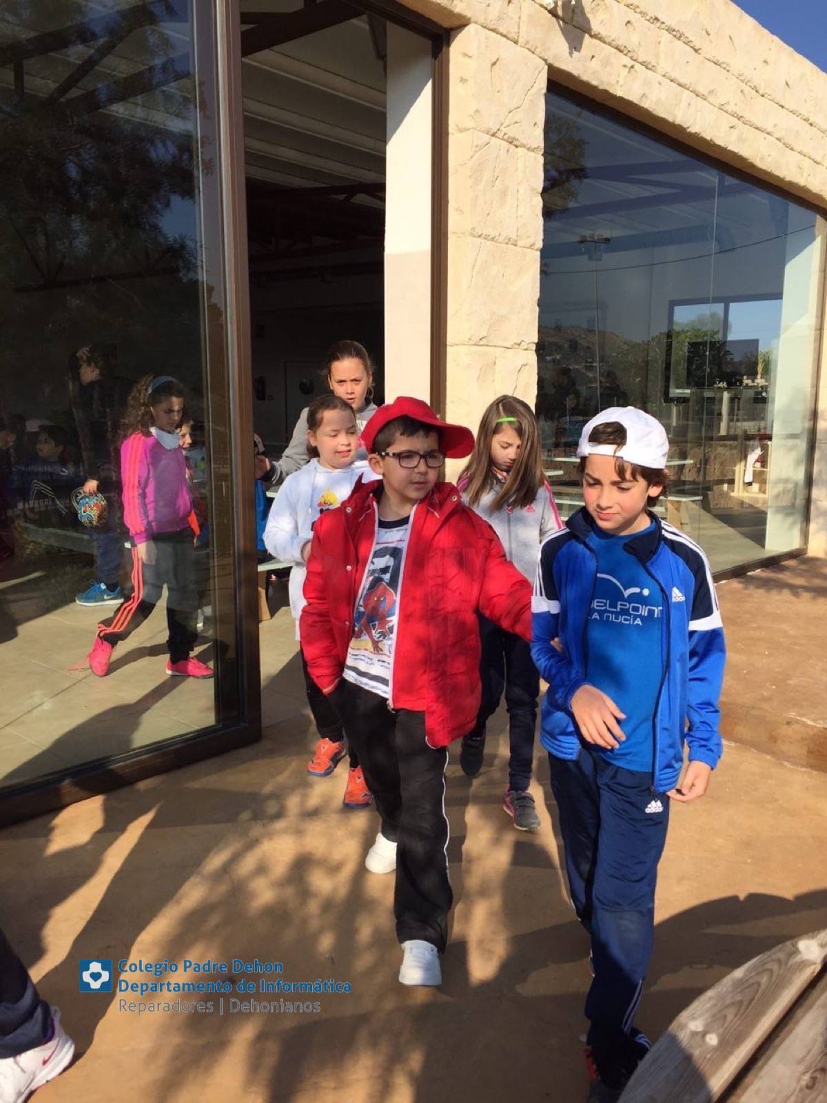 Photo919399636348807232