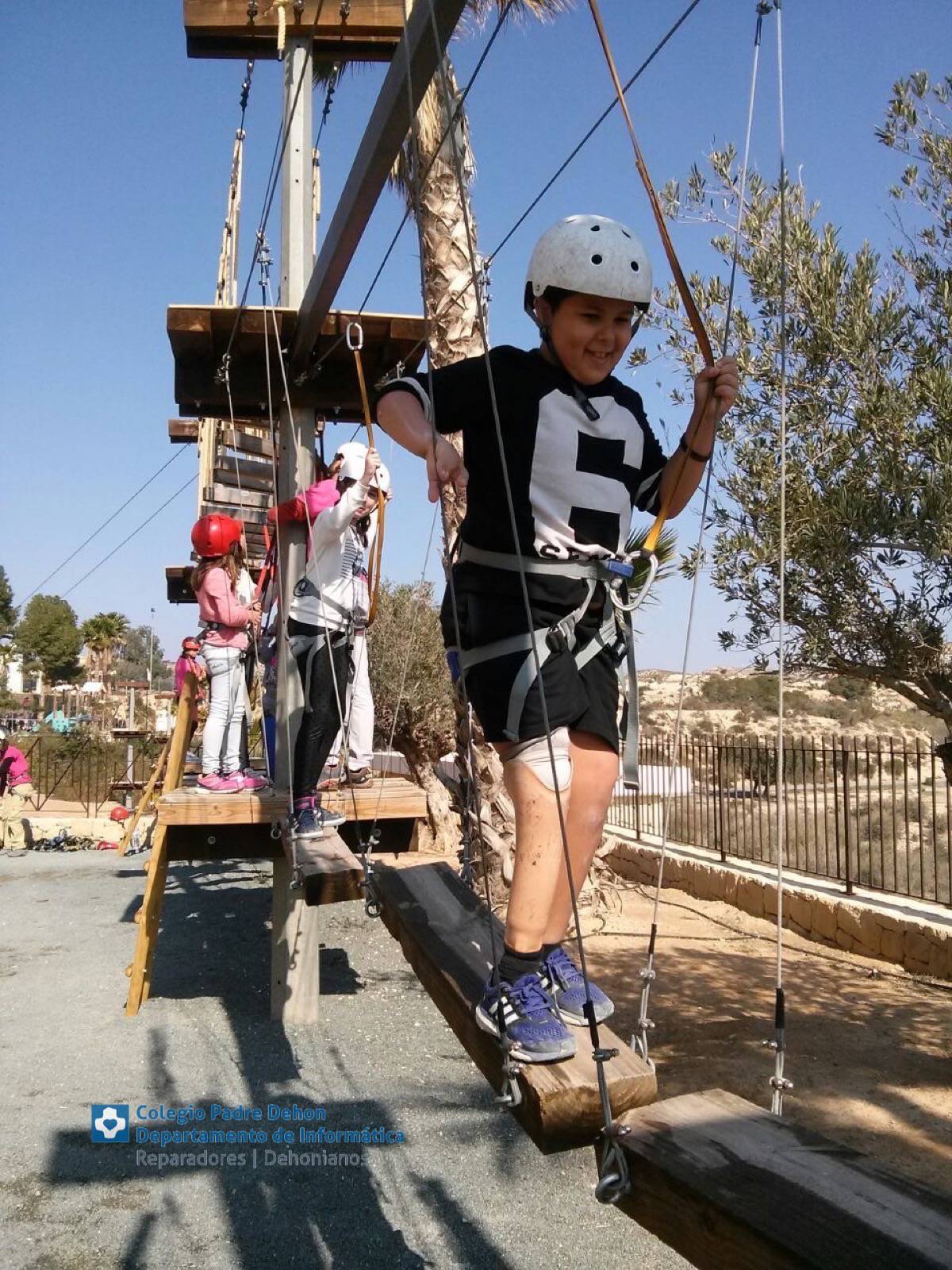 Photo938017469173442544