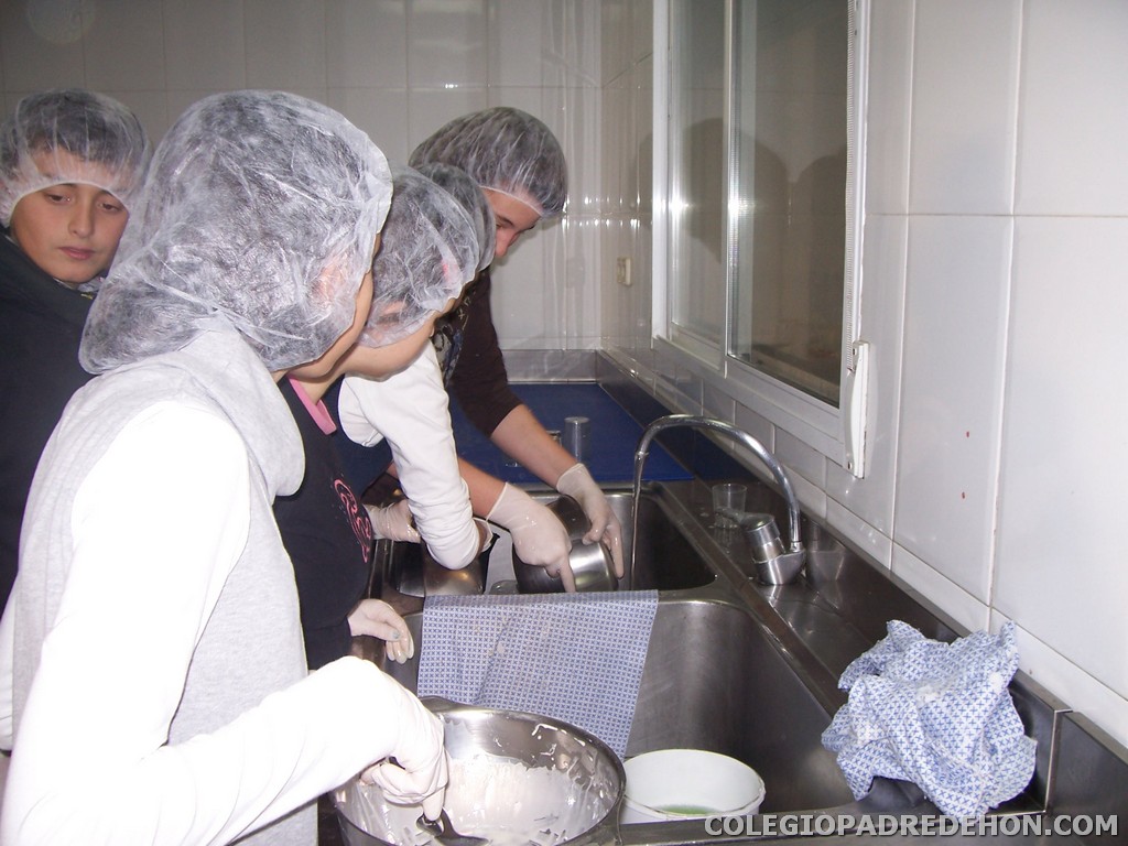 Cocina colegial 2008 00036